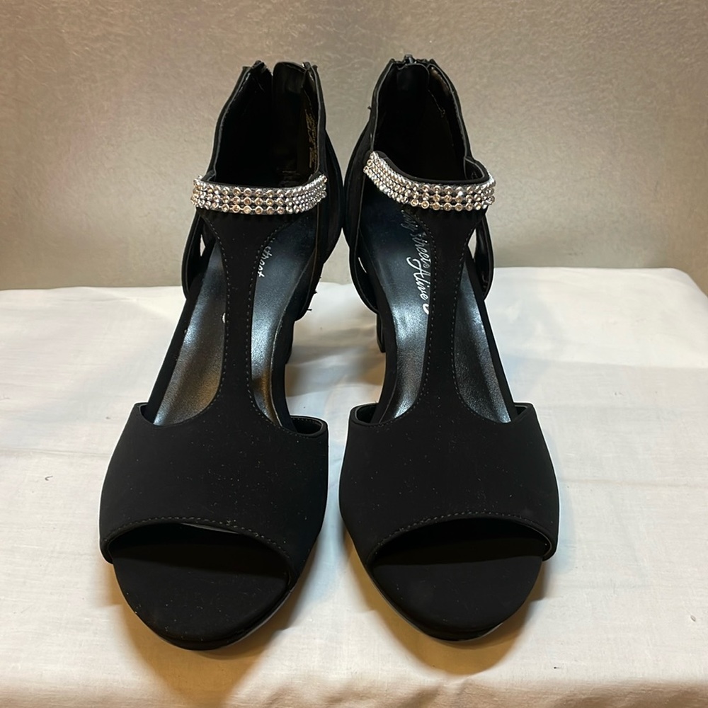 EASY STREET Alive 5 "Flash 2" Black Rhinestone Trimmed Heels - Size 8.5 - Picture 3 of 9